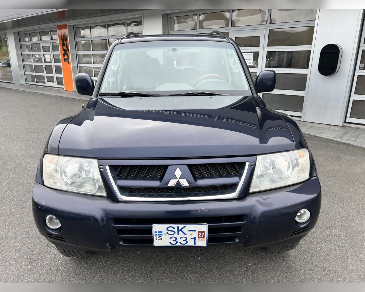 MITSUBISHI MONTERO LIMITED
