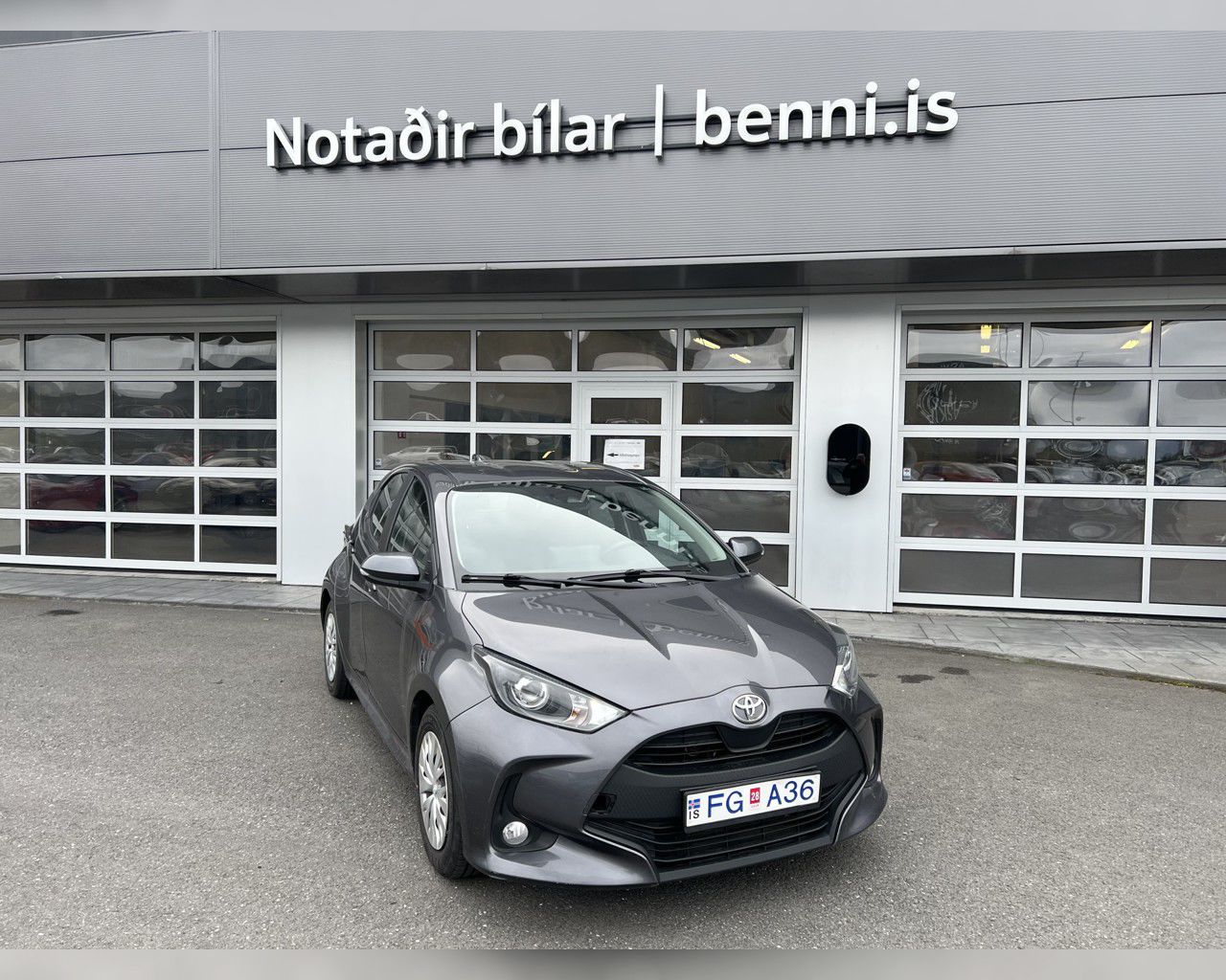 TOYOTA YARIS