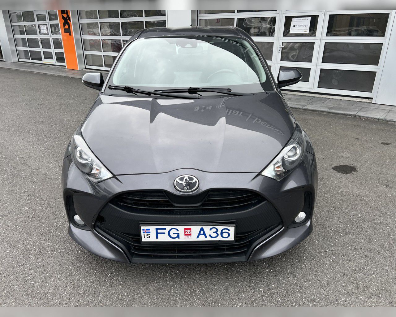 TOYOTA YARIS