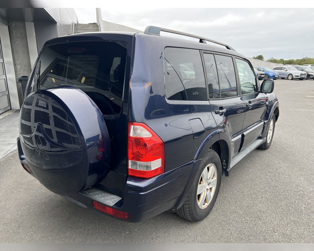 MITSUBISHI MONTERO LIMITED