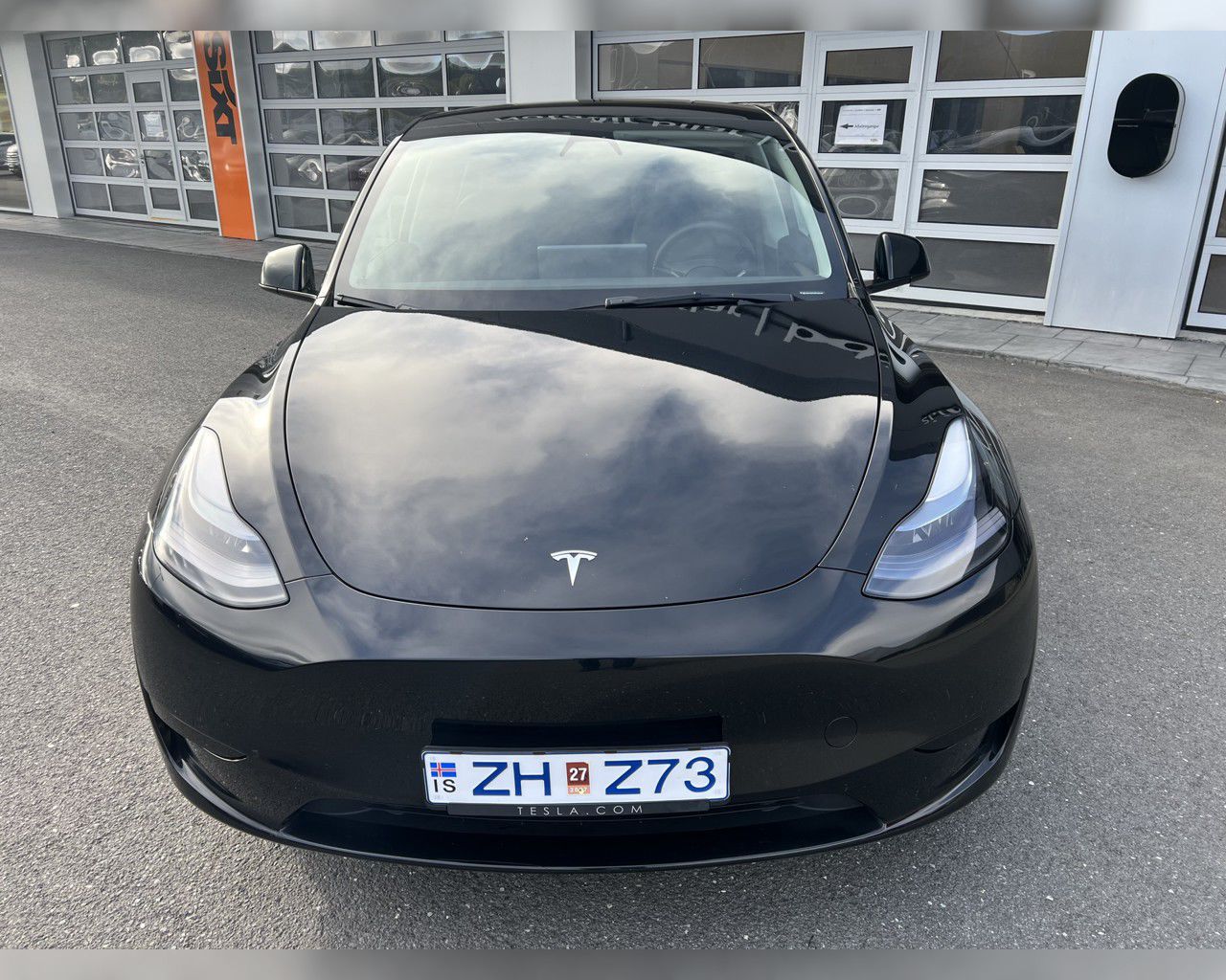 TESLA MODEL Y SR