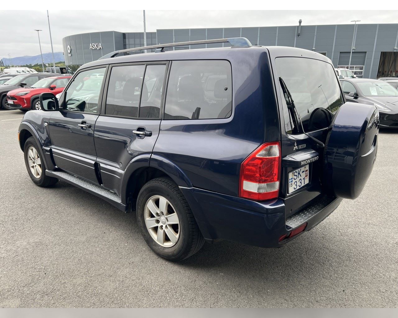 MITSUBISHI MONTERO LIMITED