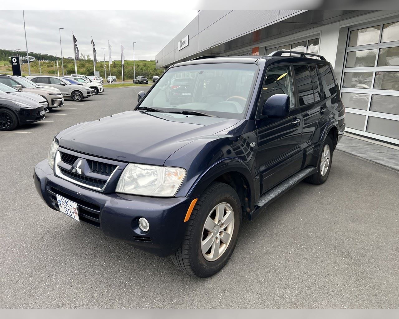MITSUBISHI MONTERO LIMITED