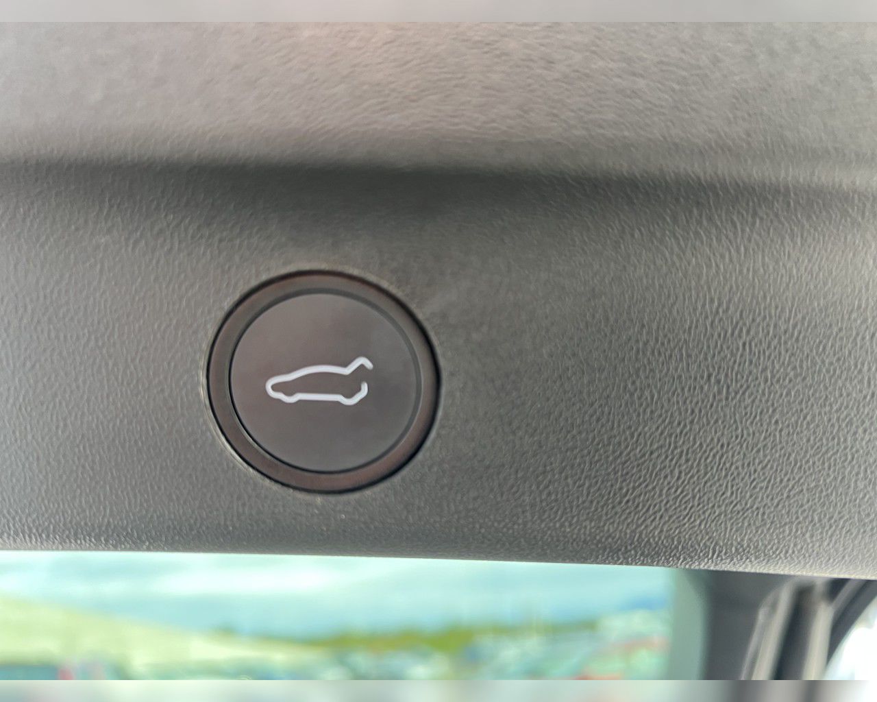TESLA MODEL Y SR