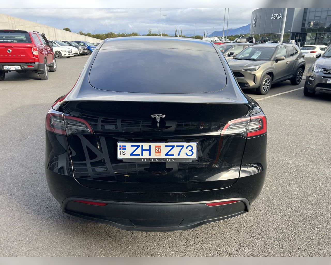 TESLA MODEL Y SR