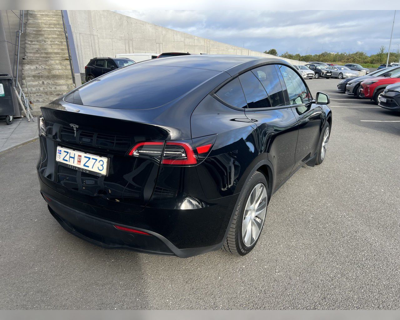 TESLA MODEL Y SR