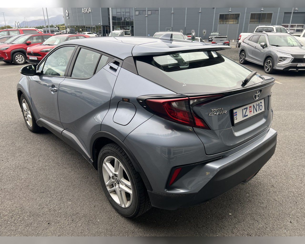 TOYOTA C-HR